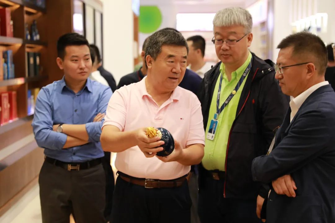 汾酒访问团一行到访jinnianhui今年会，探索清香型白酒发展新风向