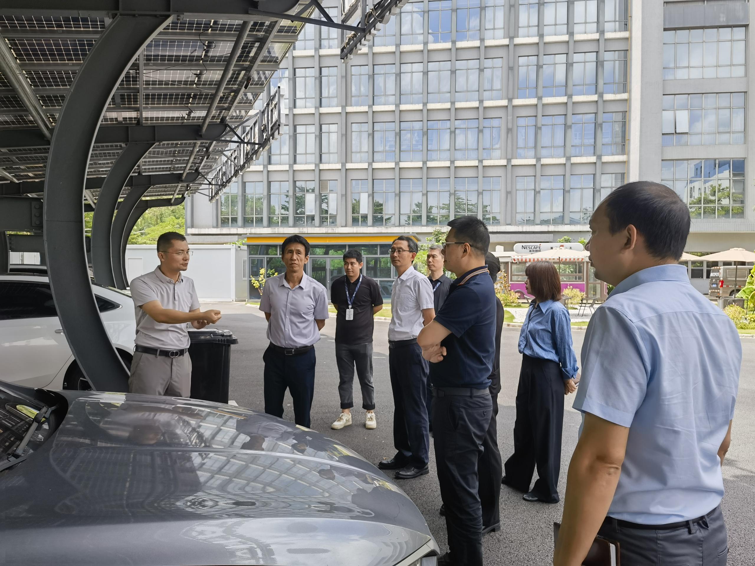 深物业集团一行莅临jinnianhui今年会考察交流，共筑“绿色低碳”新篇章